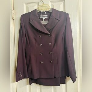 New Amanda smith suit